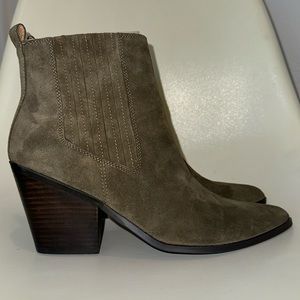 NWB Nine West lexa green suede boots 8.5
